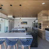 Studio in Condominium w/ Gym and Laundry Eco0304