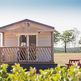 Beach Lodge With Lake View in Ravels