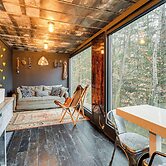 Secluded Red River Gorge Cabin w/ Rooftop Deck!