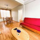 Stylish 1-bed Opposite Queens Park Savannah