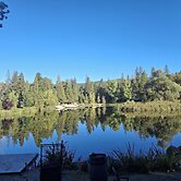 1BR Dog-friendly Lakefront Cabin w/ Canoes