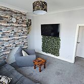 Charming 3-bedroom Home in Doncaster, Perfect for Family, Friends & Co