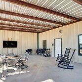 Large Patio & Grill! Group Stay in Midland