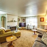 Walk to Shops & Eats: Apt in Downtown Elizabeth