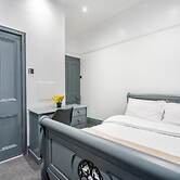 Sheffield 4 Bed Home by Broomhill Village