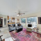 2BR Mountain-view Cottage w/ Hot Tub, Deck