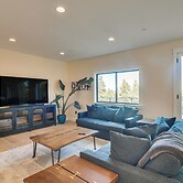 Great for Gatherings! Evergreen Getaway w/ Hot Tub
