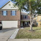 4 Mi to Houston Airport: Spacious Home in Humble