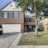4 Mi to Houston Airport: Spacious Home in Humble