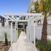 Quiet Coastal Retreat With BBQ & Outdoor Space