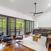 Spacious 3-bed Stay With Balcony and BBQ