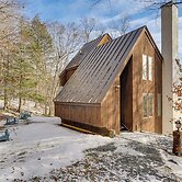 Near Okemo & Killington: Home w/ Sauna & Fireplace