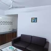 Royal Night Guesthouse - Daman