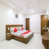 Hotel O Iskcon Temple Navasari