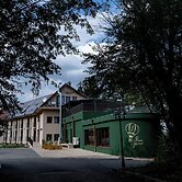Queen's cottage