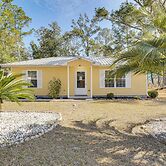 Close to Highway & Border: North Florida Hideaway