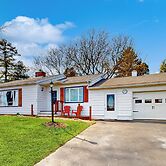 Lakefront 4BR w/ Stunning Views, Dock & Porch