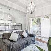 Lux Cozy 5B2B Home for Families