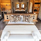 Nzovu Rundu Luxury Camp