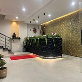 M R SUITES