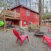 Cozy Lake Wallenpaupack Cabin w/ Community Perks