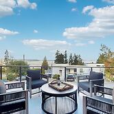1 BR Home w/ Gas Fireplace & Puget Sound Views