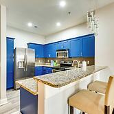Condo by Marta: 10 Min Walk to World Cup Stadium