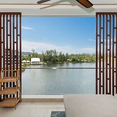 Angsana Lakeside Luxury 2Br Jazuzzi Suite