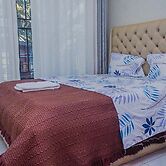 golden leaf apartment