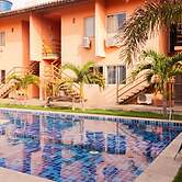 Apto com Wi Fi Garagem e Piscina a 100m da Praia
