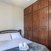 2-bedroom Apt 200 m From the Beach Jsl0902