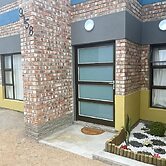 P Wake Luna Guesthouse
