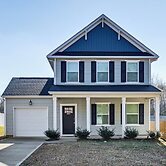 4 Mi to Kings Mountain: Quiet Getaway w/ Yard!