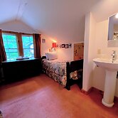 23sr Traditional Austrian Chalet at the Base of Cannon Ski Area in Fra