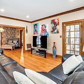 Private Hot Tub & Patio! Chicagoland Extended Stay