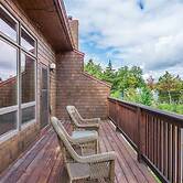 V3 Gorgeous Ski-in Mountain View Townhouse With Amazing Views in Brett