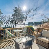 Potomac River Haven w/ Private Beach, Dogs Welcome