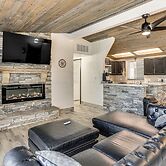1 Mi to Main St Eats! Single-level Red Bluff Home