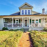 'storybook Craftsman' Home w/ Private Hot Tub!