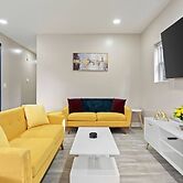 Modern Comfort Downtown Indy Stylish 3BR Getaway