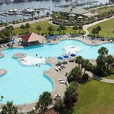 Yacht Club 2-404