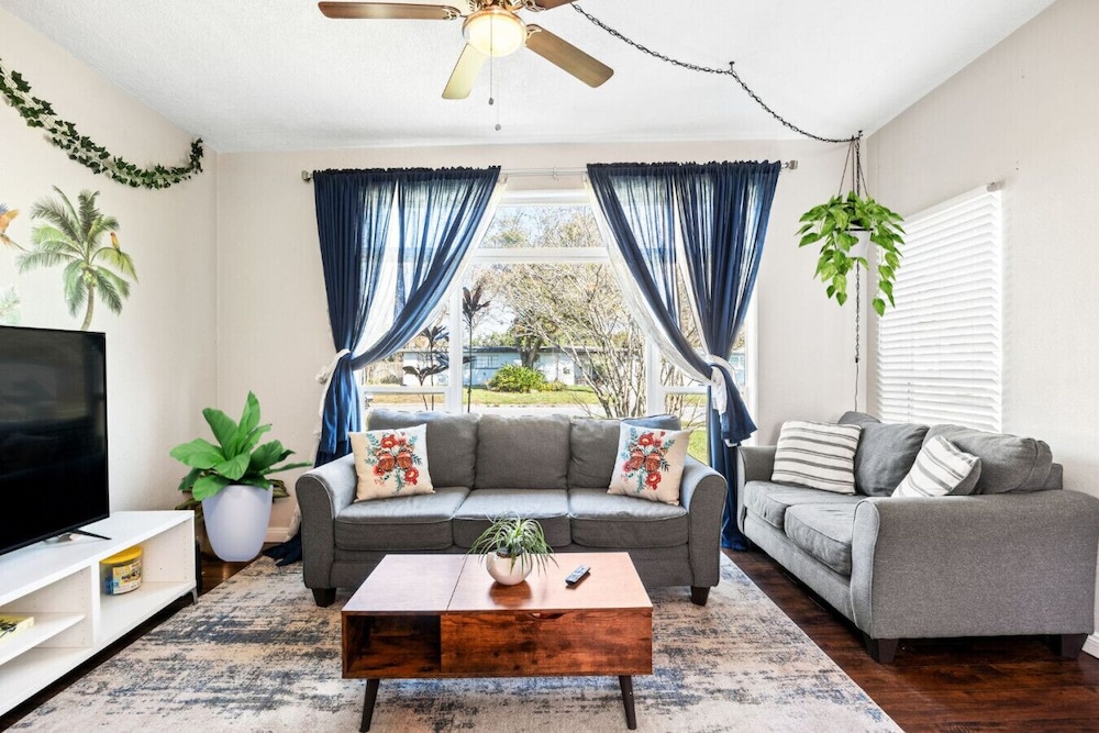 Orlando Airport Vacation Home Pet Friendly