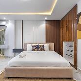 Crisp Royal Hotel
