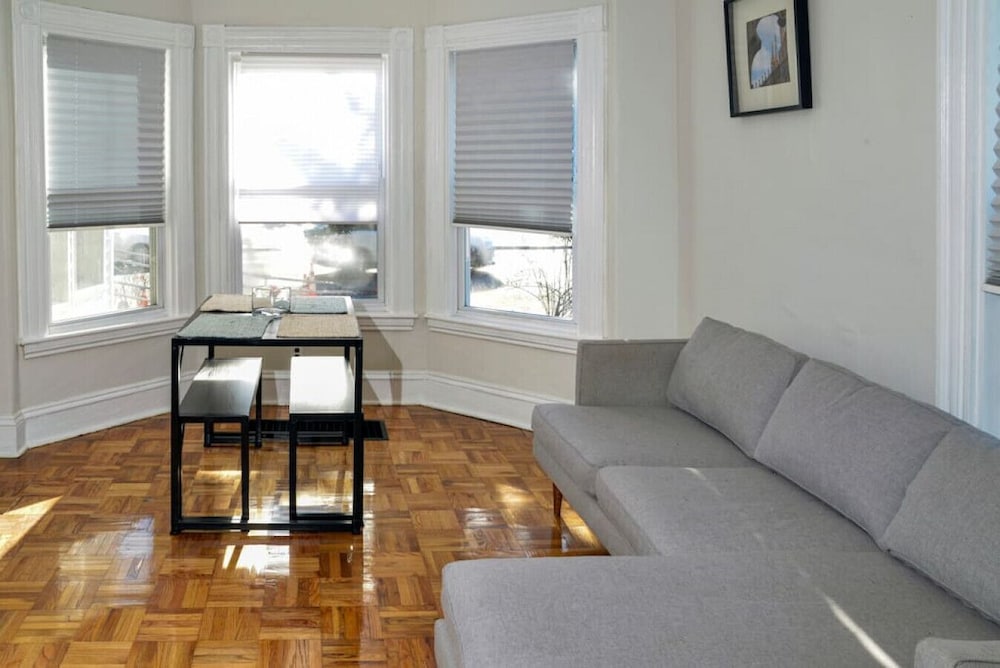 Boston Historical Urban Oasis - 6 Bedroom 3 Bath