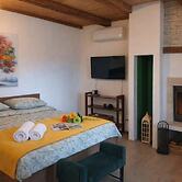 Green View Holiday Home With Pool