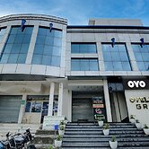 Collection O Ovel Hotel Grand
