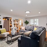 306 Jason Court, Woodstock