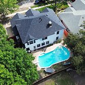 Grand 6BR 2B Home With Pool, Grill & Game Room