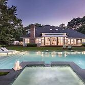 Bull Path Manor by Rove - 4BR Family Home With Pool & Hot Tub