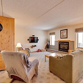 Close to Smuggs Lifts! Cozy Mountain-view Condo